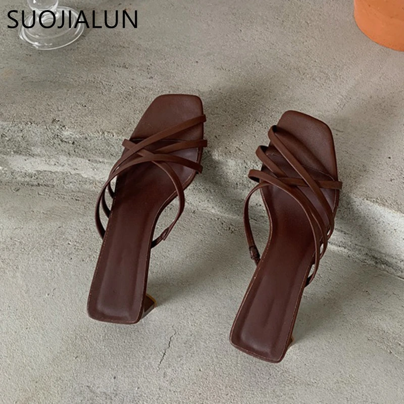 SUOJIALUN/Новинка 2020 года Летние женские шлепанцы модные босоножки с узкими