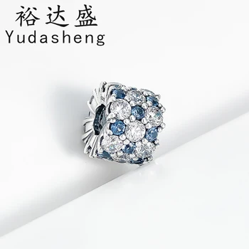 

The Blue and Transparent Sparkling Charm Clip Is Powerful and Easy To Match with All Other Jewelry Series.