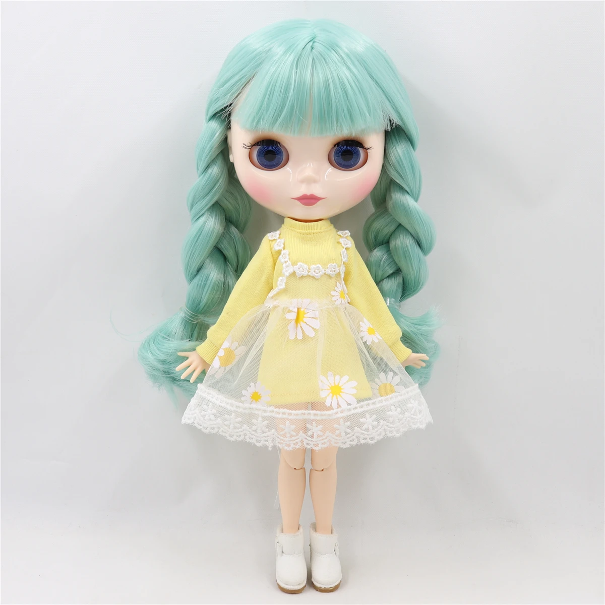 Neo Blythe Doll with Mint Hair, White Skin, Shiny Face & Jointed Body 1