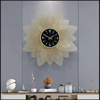 

Modern Wrought Iron Light Luxury Sun Flower Decorative Clock Wall Hanging Decoration Home Livingroom Wall Mural Ornaments Craft