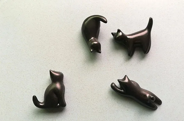 

Three-dimensional Abstract Small Black Cat Cute Animal Resin Refrigerator Magnet Magnetic Stickers for home decoration