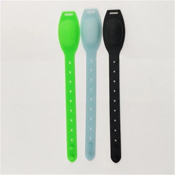 

Portable Hand Sanitzer Dispenser Wristband Wearable Hand Sanitizer Dispenser Dispensing Pumps Soap Dispenser cocina accesorio