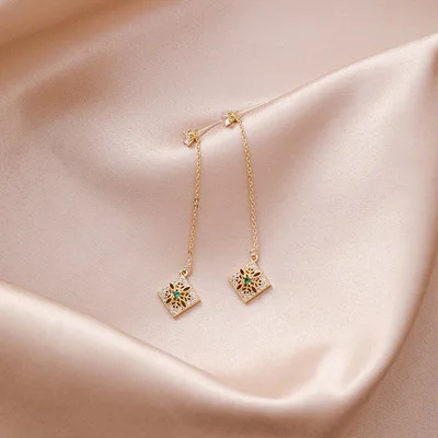 AOMU Korean Vintage Green Crystal Zircon Leaf Pearl Round Charm Hollow Metal Lace Flower Square Stud Earrings For Women Party - Окраска металла: F