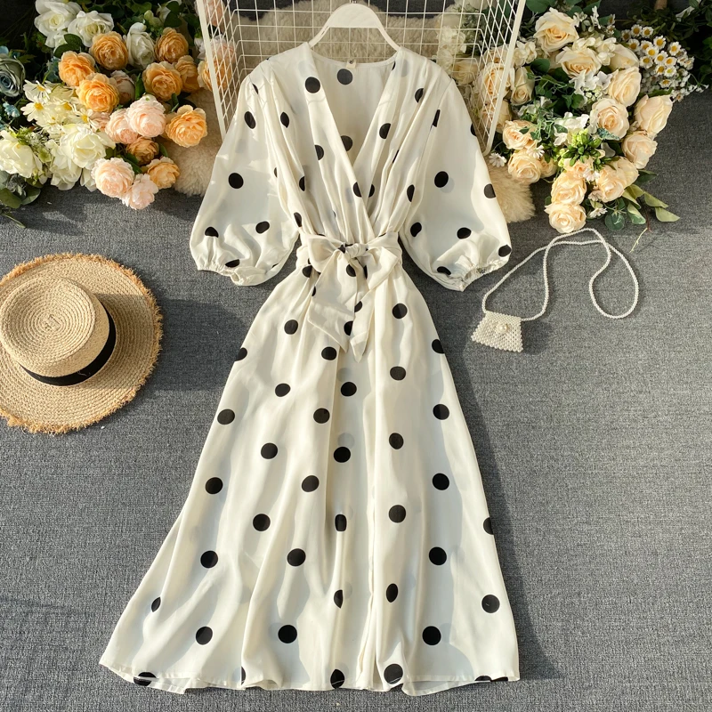 

Spring 2020 women's dress temperament goddess fan clothes western style bubble sleeves tie waist wave point