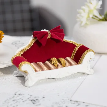 

High-end jewelry storage sofa resin crafts ornaments jewelry stand earrings ring storage ornaments jewelry display