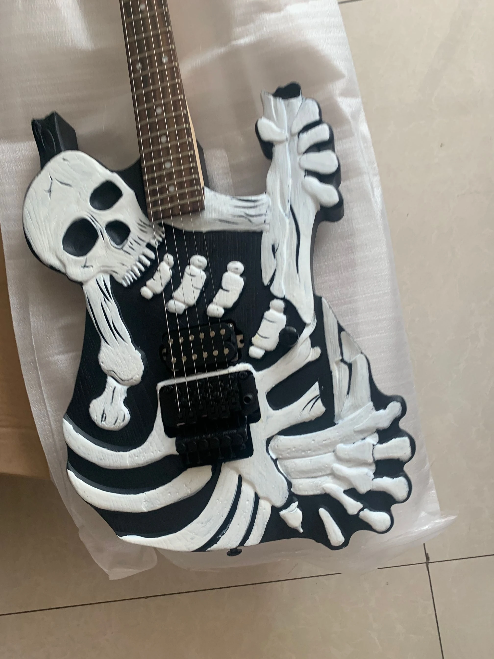 Китайская гитара с черепом N Bones Mr страшная электрическая Джонни черные