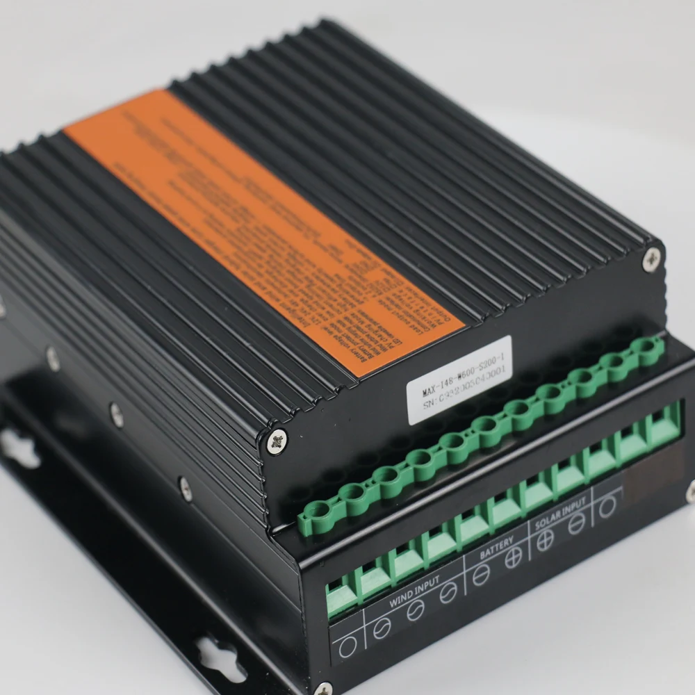 Energy controllers. Гибридные контроллеры. Гибридные контроллеры. Контроллер заряда mppt. Контроллер для ветрогенератора 12в гибридный.