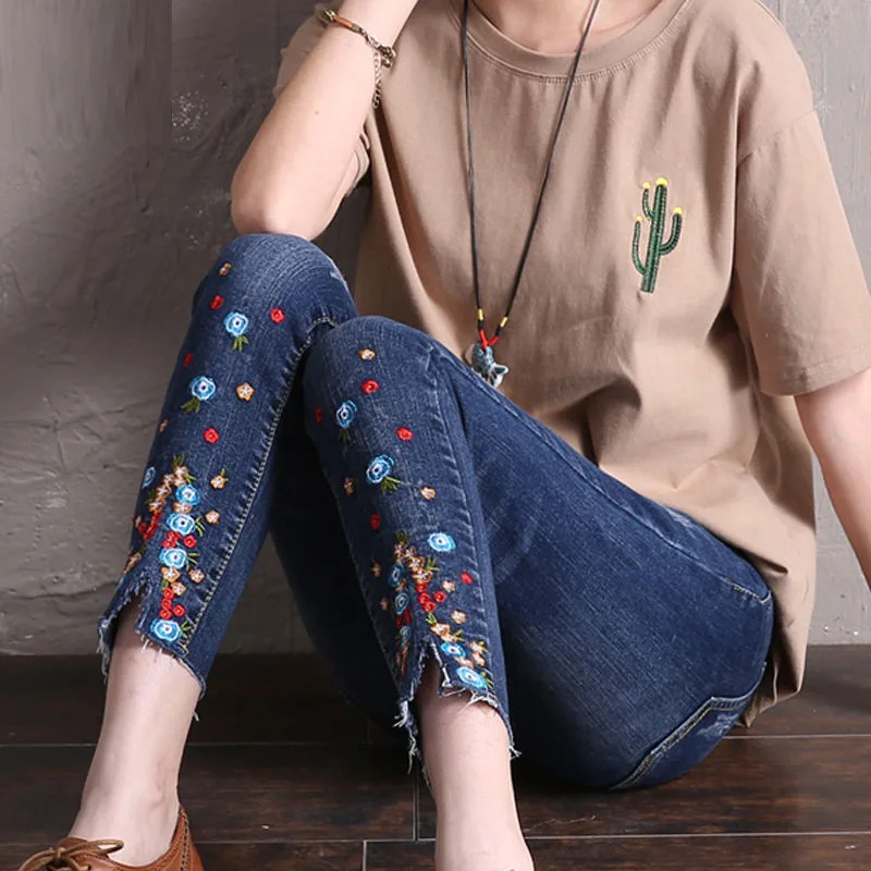 

2019 new Stretch Embroidered Jeans For Women Elastic Flower Jeans Female Pencil Denim Pants Little flower Pattern Pantalon Femme