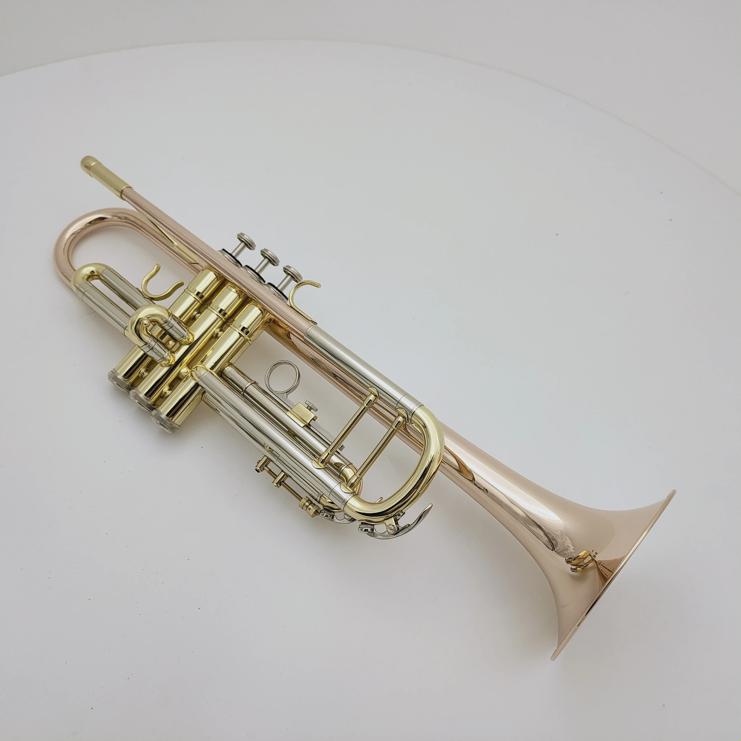 

High Quality Falling Tune Bb Trumpet Lacquer gold Musical instruments Professional Mouthpiece And Case Free Shipping