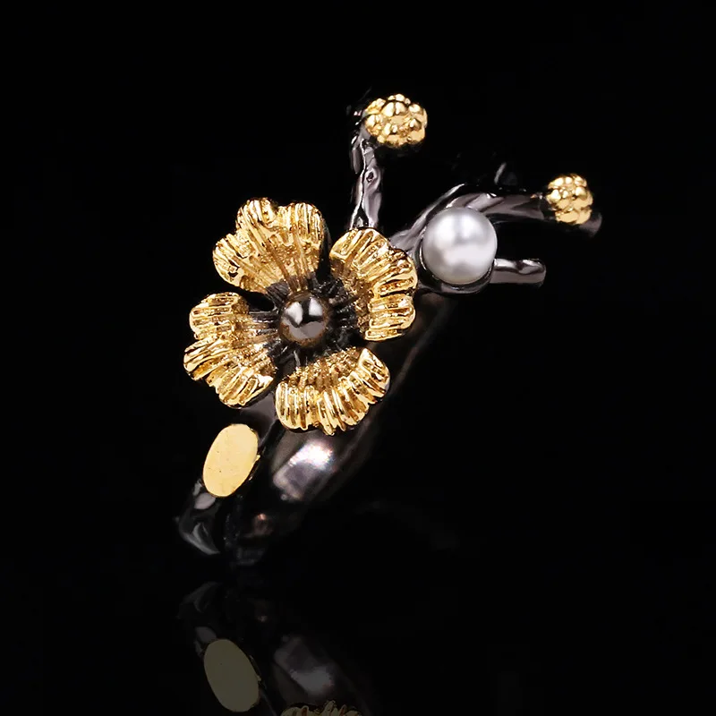 

Noble Rich Flower Shaped Pearl Female Finger Pearl Ring Albizia Flower Golden Color with Several Zircon Engagement Wedding Rings
