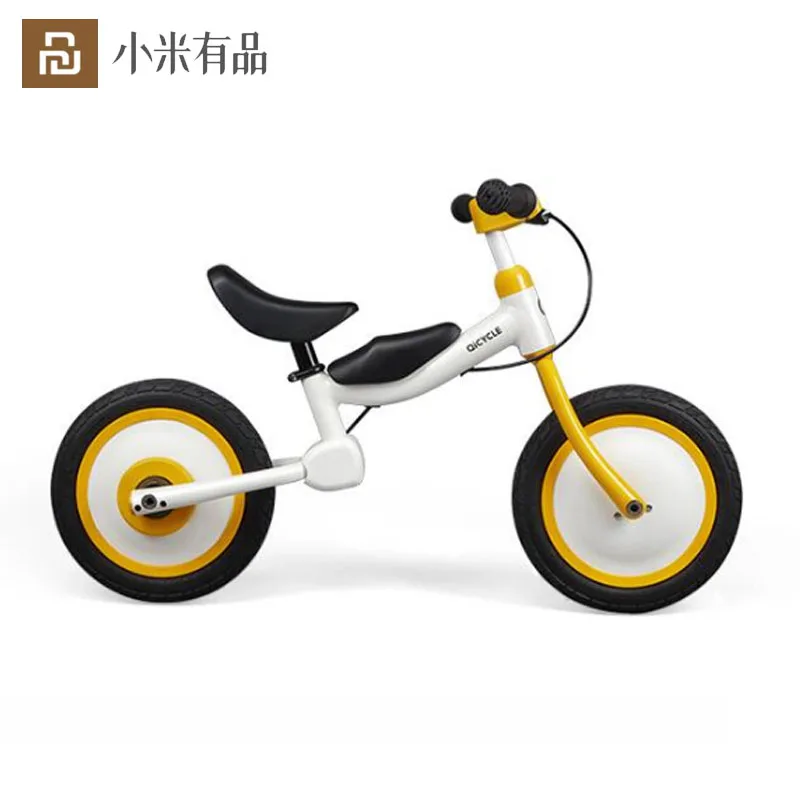 triciclo amarillo