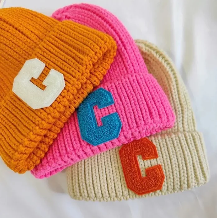 

2021 Autumn and Winter Men's and Women's Outdoor Warm Knitted Hats, Leisure Woolen Hats, Windproof Caps, Hip-hop Hats, Beanies