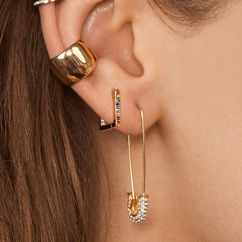 

wing yuk tak Vintage Punk Statement Earrings For Women Crystal Pin Shape Stud Earrings Charm Jewelry Gift