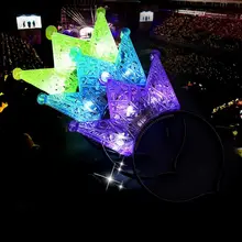 Las mujeres niñas encantador luz LED pelo 3D hueco corona intermitente parpadeando Tiara diadema Navidad fiesta de cumpleaños de Color(China)