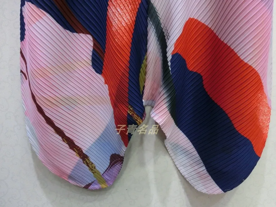 Miyake/ ; однотонная Асимметричная футболка без рукавов с круглым вырезом+ штаны-шаровары с принтом; костюм