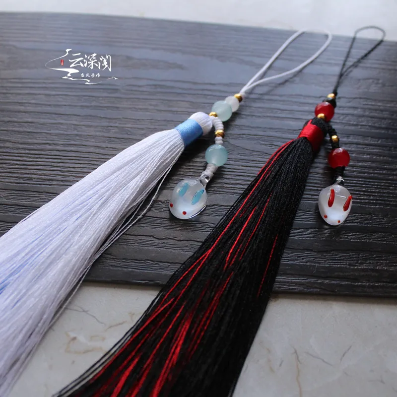 

Forget the rabbits, the magic ancestors derived hand-made glass rabbit tassel pendants pressed the ancient wind tassel pendant