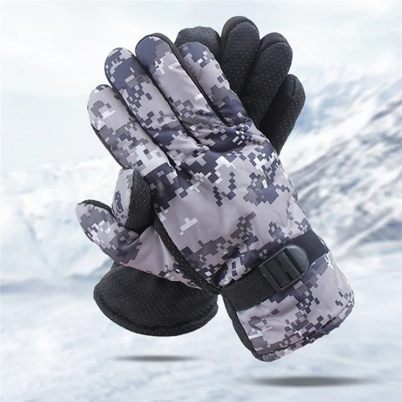 Outdoor Winter Warm Gloves Running Climbing Ski Gloves Thick Windproof Riding Gloves(Color Random Hair