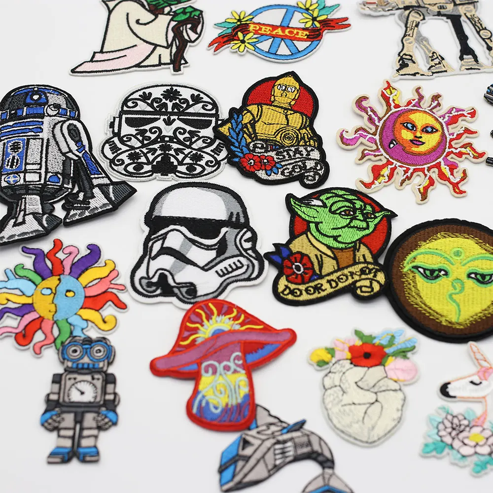 Alien Clothing Patch Embroidery Cloth Stick DIY Sewing Accessories Robot Badge Clothing Decal Decoration Iron Patch