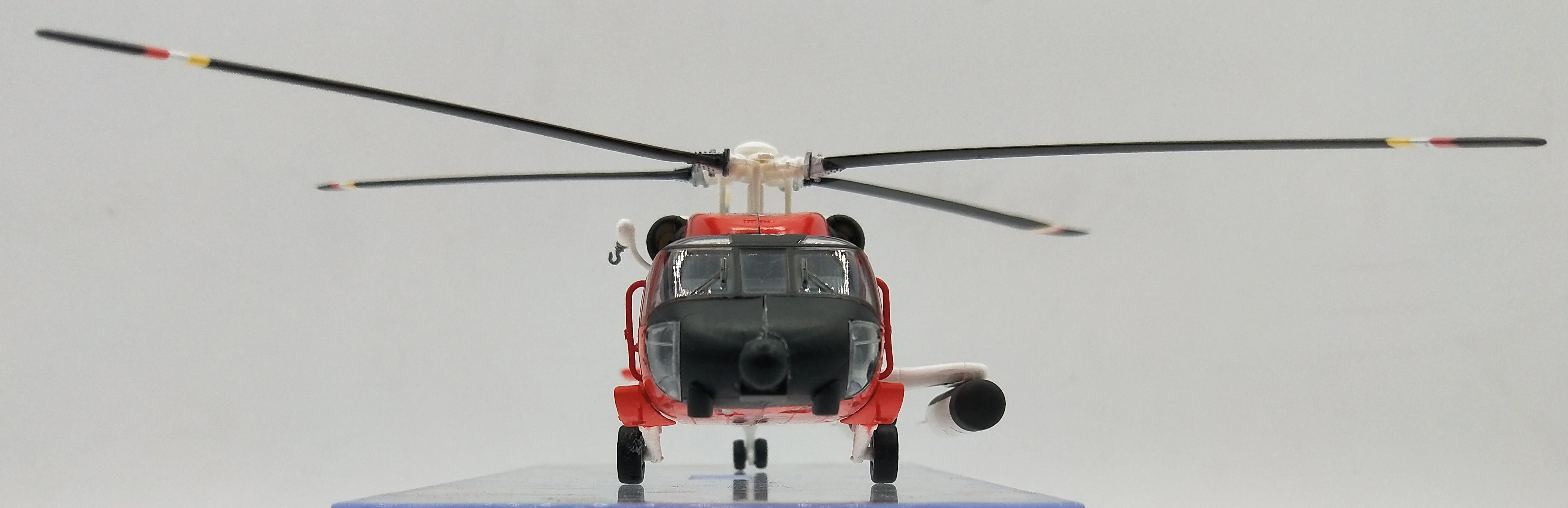 1: 72 Hh-60j спасательный вертолет модель в США индийская эскадрилья Маленькие Ручные продукты 36925