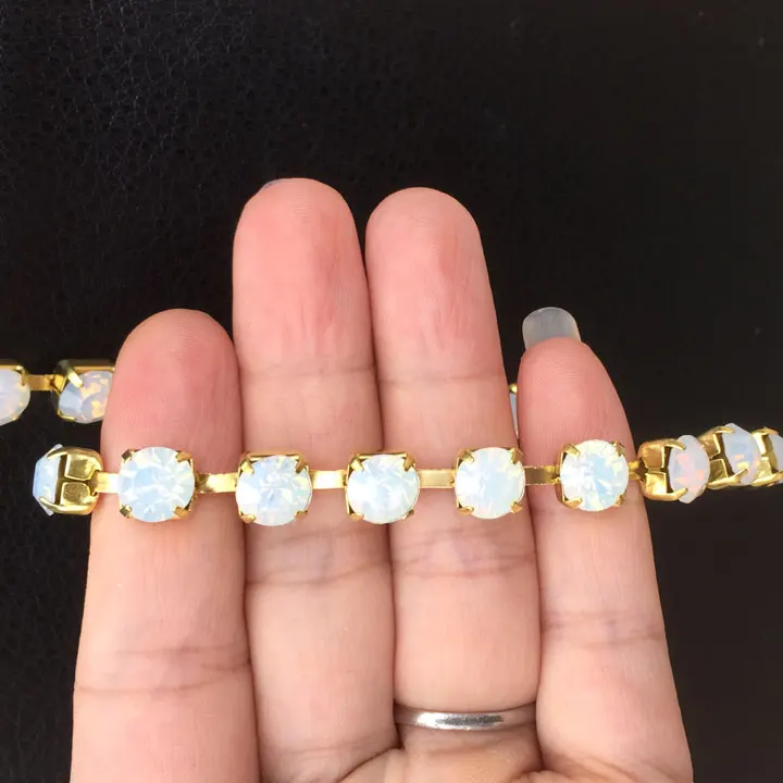 white opal Стразы на цепочке, 1 ярд, ss38, кристаллы, цветные стразы, золото, матель, квадратная чашка, используется для ювелирных изделий, одежды, сумок - Цвет: white opal