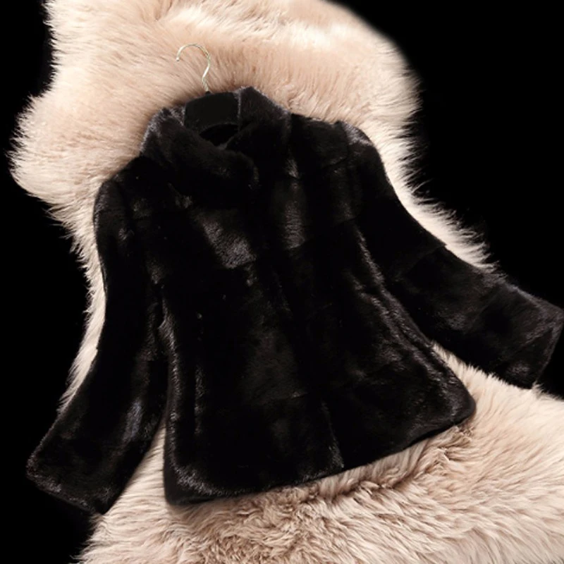Женское меховое пальто с коротким ворсом однотонное зимнее длинным рукавом
