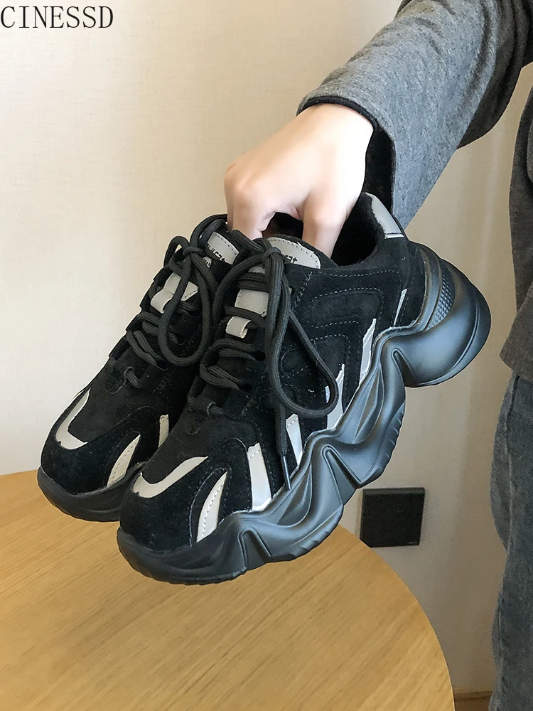 

Women shoe female winter 2020 new style han version harajuku take thick bottom recreational movement inside heighten female shoe