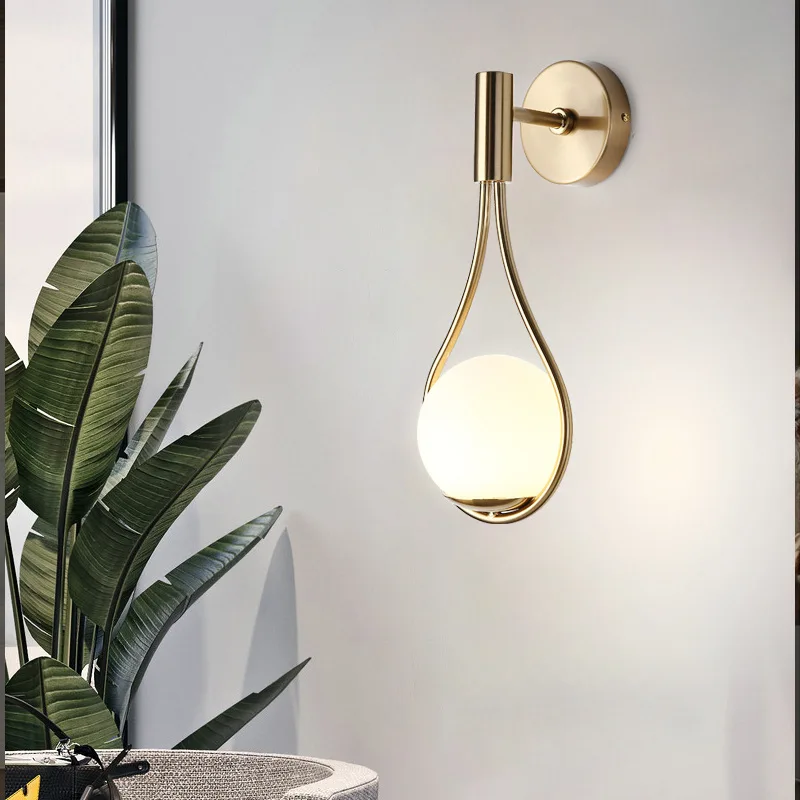 Скандинавский Креативный дизайнер гостиная металлическая настенная лампа современный простой прикроватный стеклянный настенный канделябр Led прохода освещение для ванной комнаты