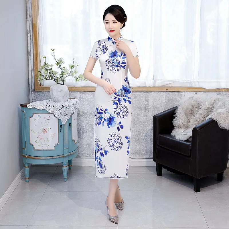 Женское платье чонсам синее и белое с коротким рукавом из шелка тутового