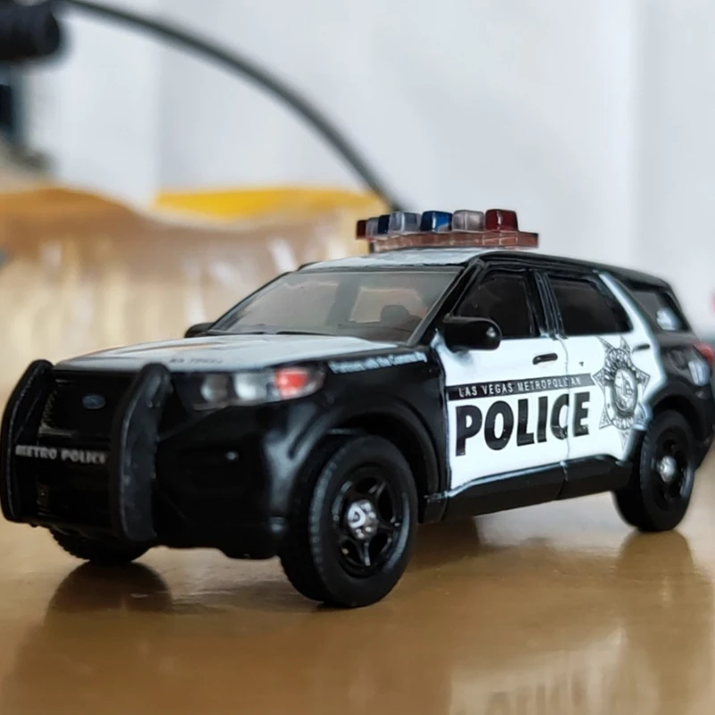 Diecast 1:64 Scale 2020 Ford Las Vegas Scout Metropolitan Police Car Collectible Gifts Display Scene Toys for Boys 18 Years | Игрушки и