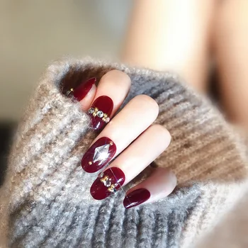 

24 Pcs False Nail Tips Women Wearable Fake Press on Nails with Diamond Short Full Cover Artificial Nails with Glue