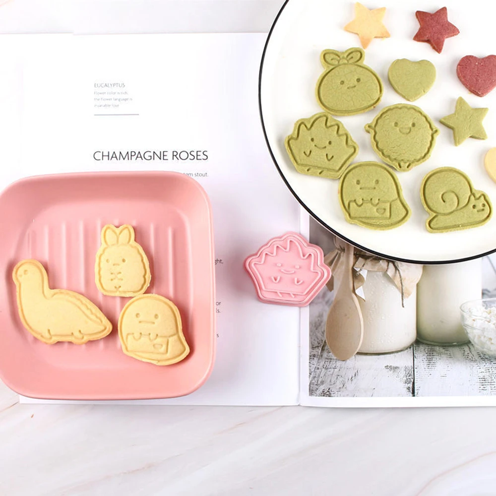 8Pcs/set Cookie Cutters Mold Cute Cartoon Sumikko Gurashi DIY Fondant Biscuit Pastry Cake Decorating Baking Tools