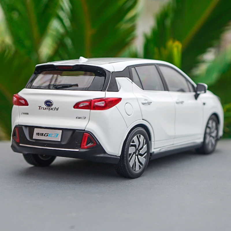 1:18 GACNE Trumpchi GE3 литые весы модели+ маленький подарок