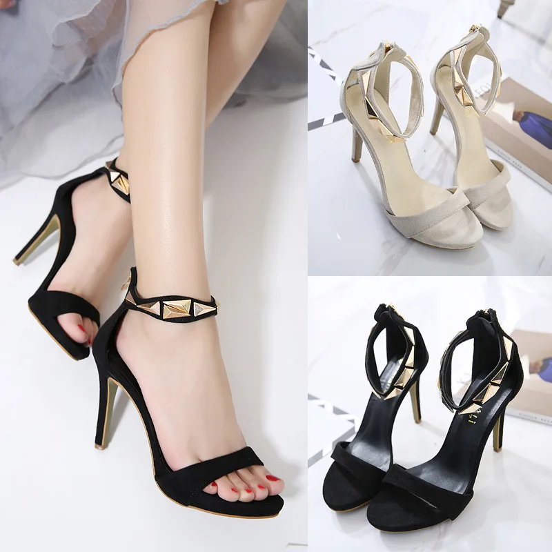 

Europe And America Summer Sexy Super High Heels A- line with Fashion Rivet Thin Heeled Peep-Toe Black And White with Pattern Ol