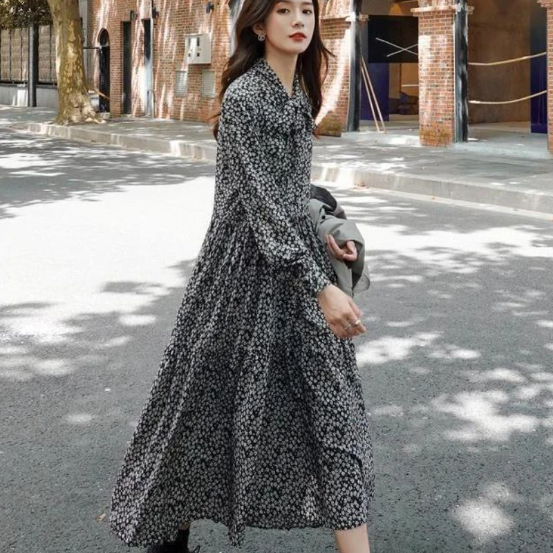 Long Sleeve Dress Women French Style Vintage Floral Leisure Mid-calf Loose V-neck Tender Classic All-match Autumn New Vestido casual dresses Dresses