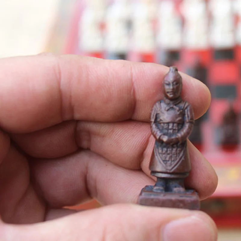 Деревянные шахматы в китайском стиле ретро терракотовых воинов шахматы из дерева мужкая цельнокроенная резьба смолы шахматная фигура на