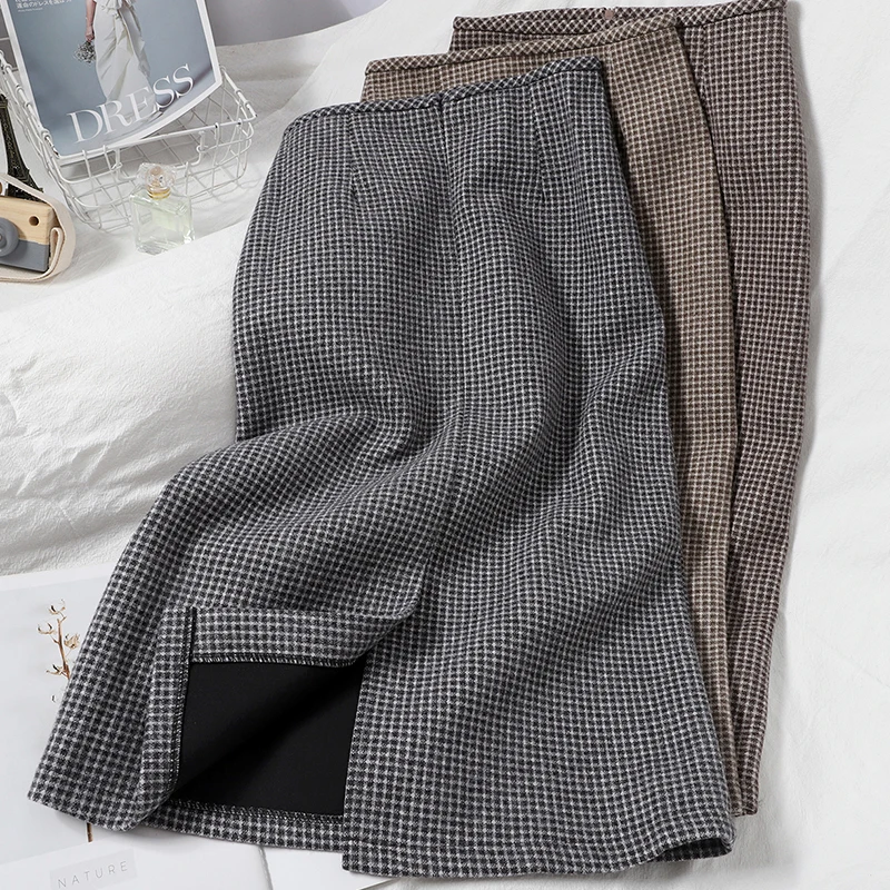 Цветная юбка выше колена в контрастную клетку модная шерстяная на осень и зиму Женская с разрезом сзади