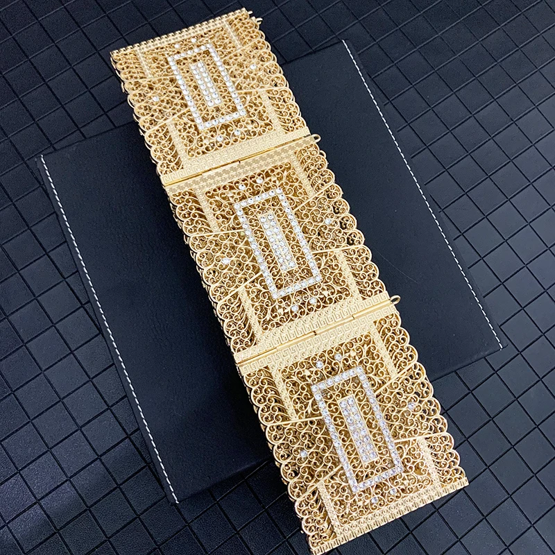 Shiny Aristocrat Rectangular Full Crystal Gold Belt with Moroccan