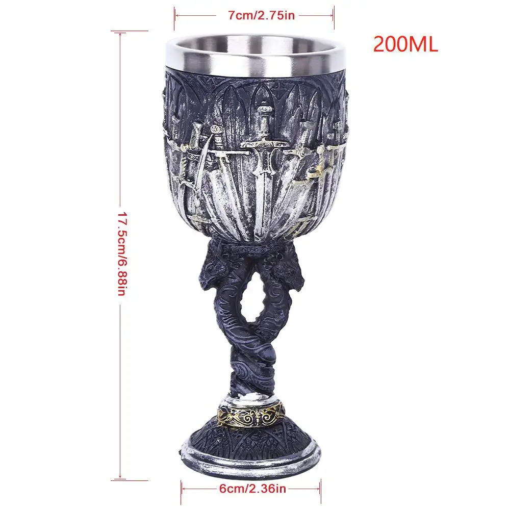 серебряный кубок для вина. кубок клинок вместе. кубки мечи. меч и кубок символ. потир medievil.