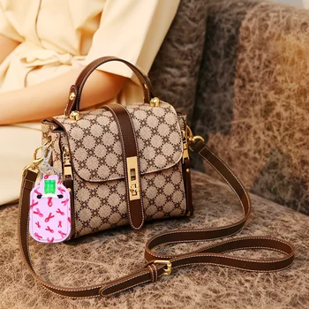 

3pcs 30ml Neoprene Storage Case Portable Keychain Carriers Keychain Holder for Lotion Hand Sanitizer