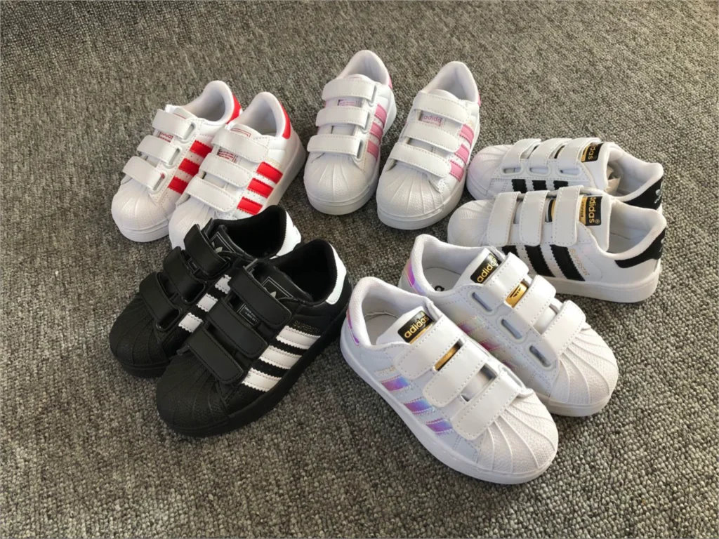 Детская спортивная обувь Adidas дышащая повседневная для улицы детские спортивные