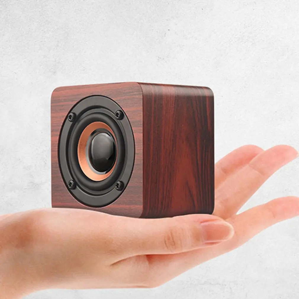 

2020 Round Portable Mini Wireless Bluetooth Speaker Wood Portable Bluetooth Speaker 4.2