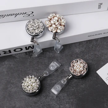 

1PC Bling Rhinestones Pearl Shell Lanyard ID Name Card Retractable Badge Anti-Lost Clips Pull Buckle Badge Holder Office Supply