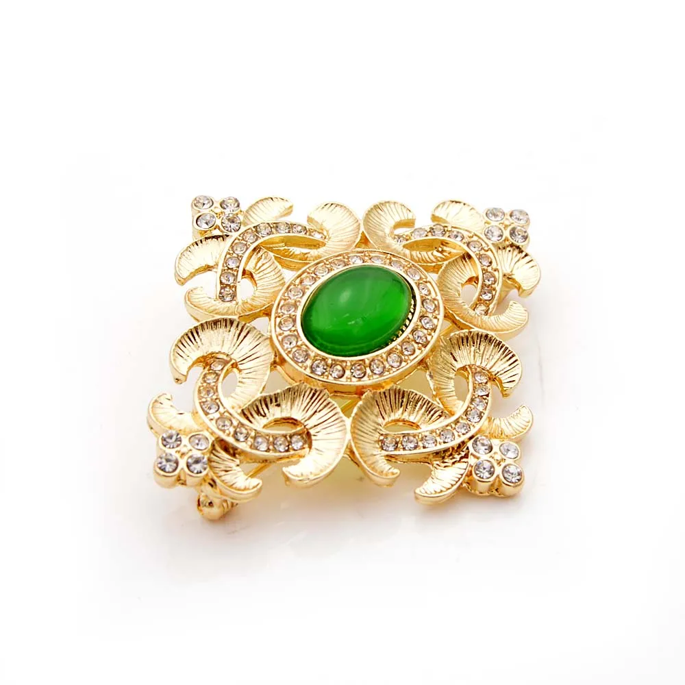 Молодой тюльпан зеленый Опаловый камень изысканный воротник благородный для