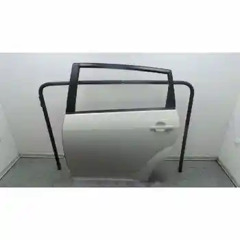 

LEFT REAR DOOR TOYOTA COROLLA VERSO (R1)