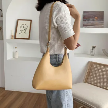 

2020New Solid Color Wild Daily Trend Small Bag Shoulder Bag Messenger Bag Triangle Niche Retro Small Bag