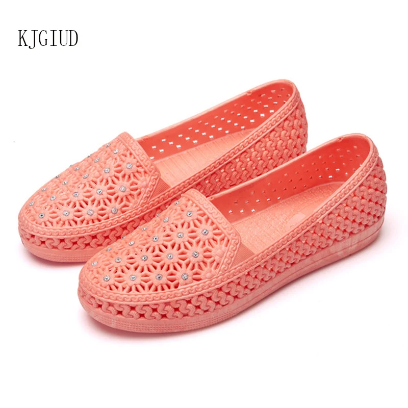 

2019 Summer New Ladies Plastic Bird's Nest Hole Shoes Women Breathable Soft Hollow Sandals Nurse Soft Bottom Shoes Wholesale