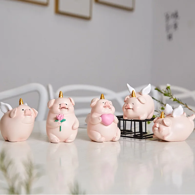 

1PC Cute Angel Pig Statue Mini Figurine Animal Model Car Ornament Model Craft Cake Decor Miniature Home Decoration Accessories