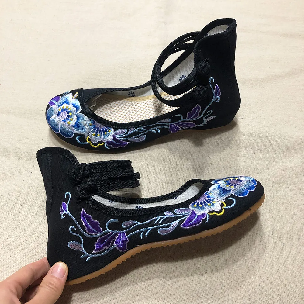 Vintage Women Cotton Flower Embroidery Shoes Ladies Casual Chinese Style Comfortable Soft Canvas Dance Ballets Ballerina women shoes casual shoes