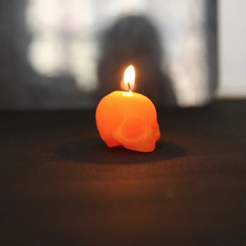 1 PC Red Brain Inside Skull Candle Bleeding Skull Candle Crying Candles Small Smokeless Skeleton Terror Candle