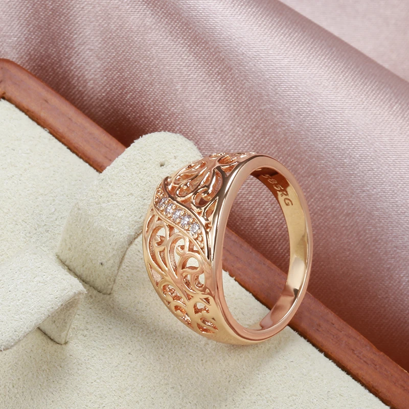 Anello Vintage Oro Rosa Con Zircone Naturale – Fiore Cavo, Microcera, Per Donna